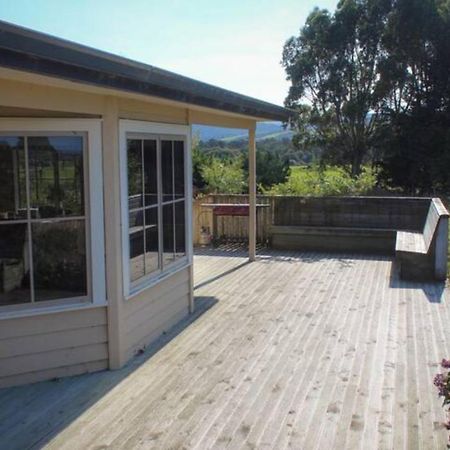 Tram Track Retreat Apartment Papatowai Bagian luar foto